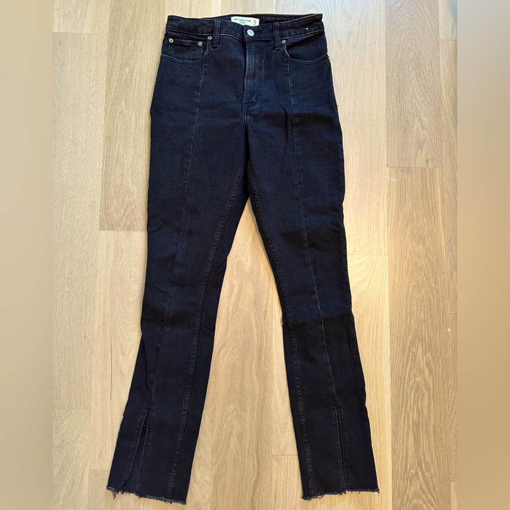 Abercrombie the Skinny High Rise Slit Jeans